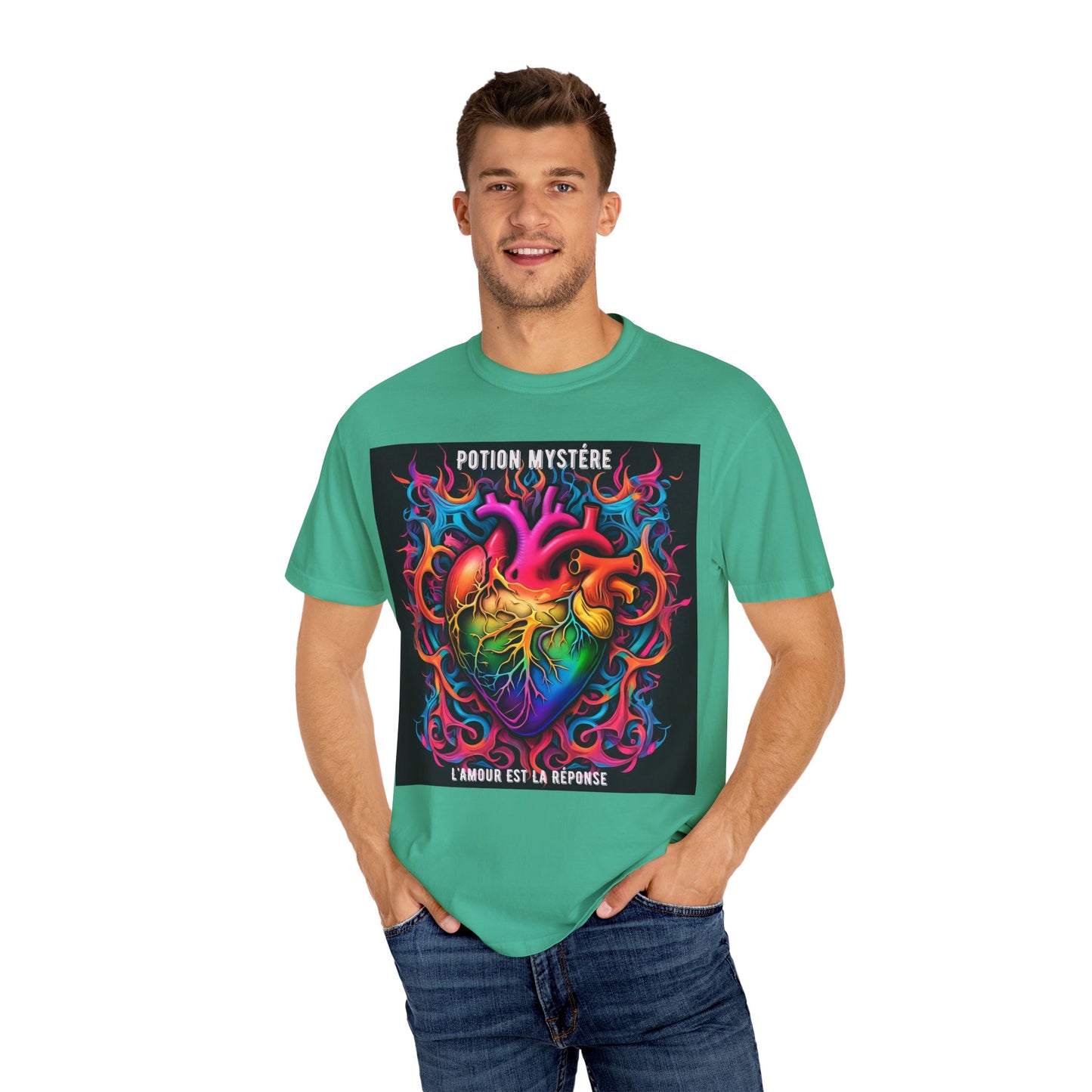 'L'Amour est La Réponse' par Potion Mystére, Mystical Heart Unisex T-Shirt, Colorful Graphic Tee, Boho Style Shirt, Gift for Him/Her, Festival Wear, Potion Mystérie Design