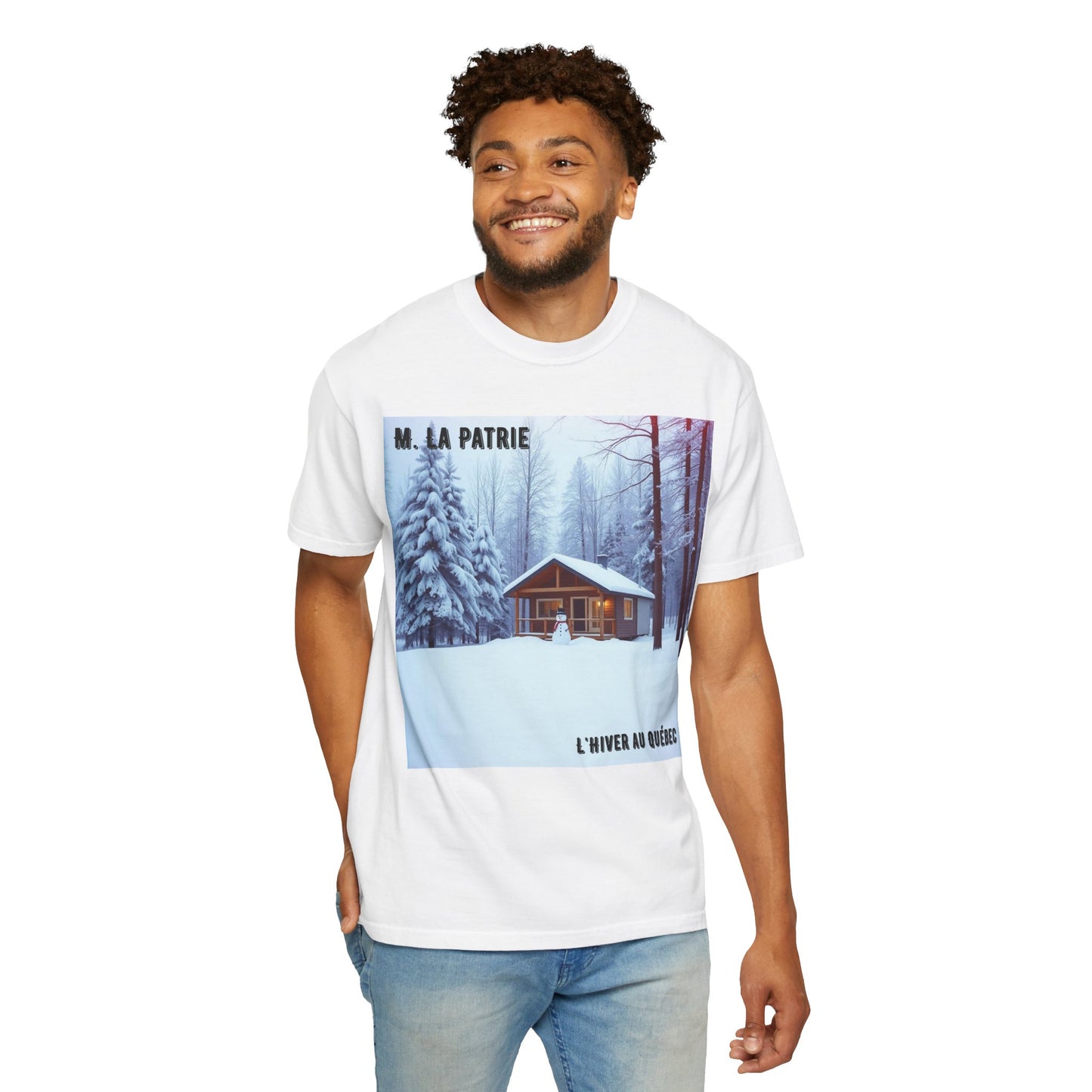 'L'Hiver Au Quebec' par M. La Patrie, Winter Cabin Graphic Tee, Perfect Gift for Outdoors Lovers, Cozy T-shirt for Snowy Days, Unisex Relaxed Fit, Nature Photography Apparel