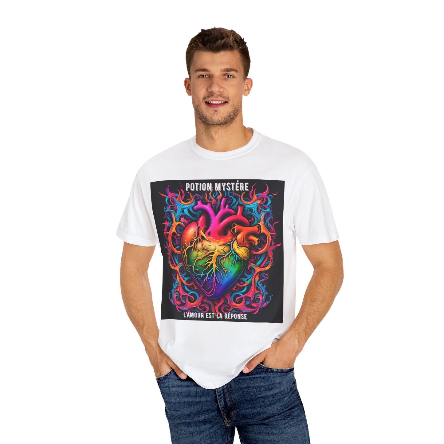 'L'Amour est La Réponse' par Potion Mystére, Mystical Heart Unisex T-Shirt, Colorful Graphic Tee, Boho Style Shirt, Gift for Him/Her, Festival Wear, Potion Mystérie Design