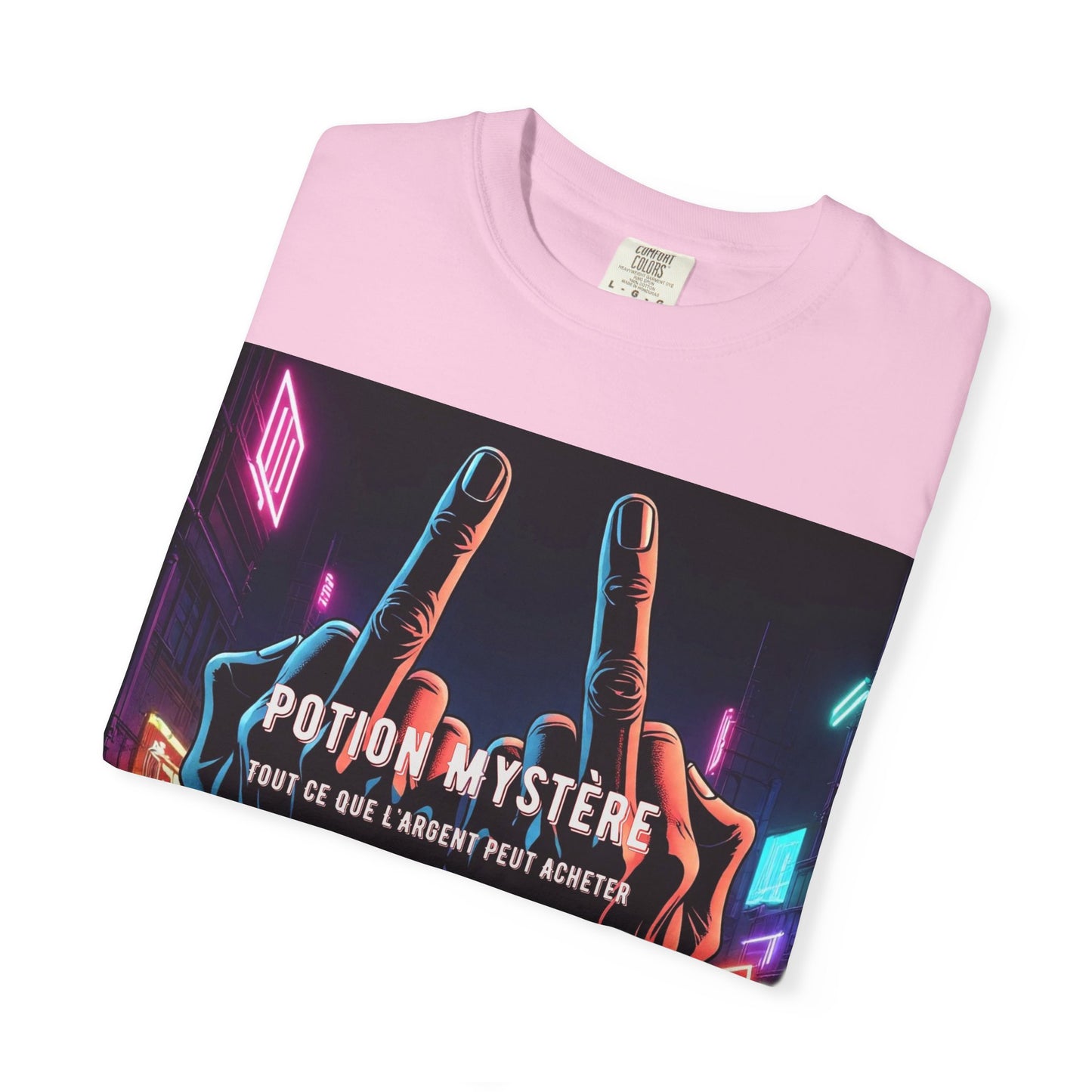 'Tout Ce Que L'Argent Peut Acheter' par Potion Mystère, Two Fingers Up Unisex T-Shirt with Artistic Graphic Design, Casual Wear, Streetwear Style, Gift for Art Lovers, Unique Graphic Tee, [...]