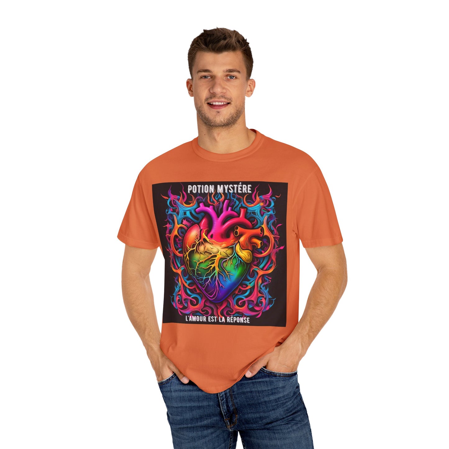 'L'Amour est La Réponse' par Potion Mystére, Mystical Heart Unisex T-Shirt, Colorful Graphic Tee, Boho Style Shirt, Gift for Him/Her, Festival Wear, Potion Mystérie Design